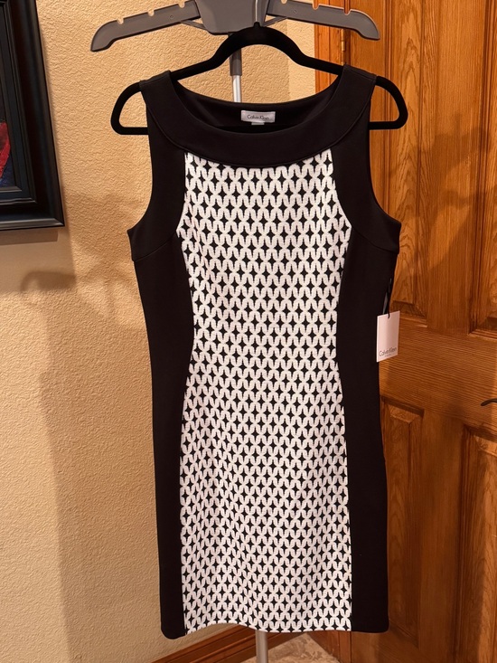 Calvin Klein Dresses & Skirts - Calvin Klein Classy Black & White Slimming Patterned Sheath Dress